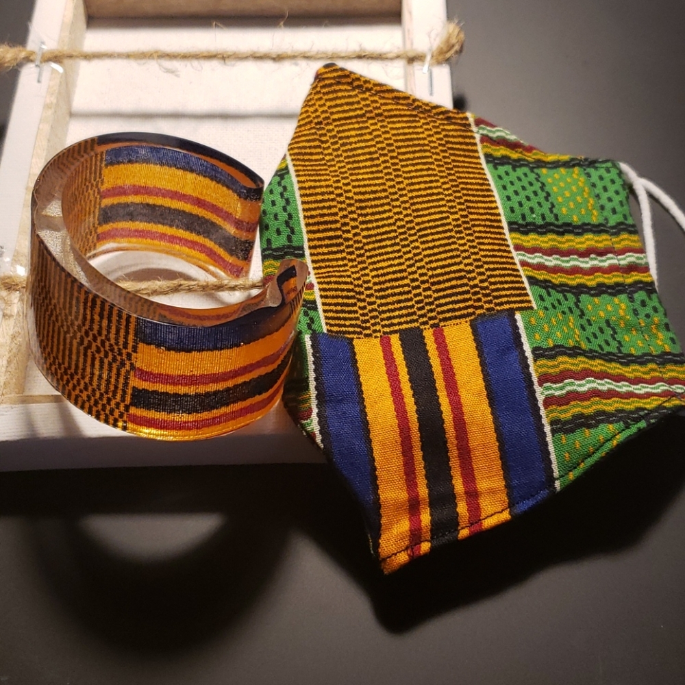 Face mask and cuff bracelet set